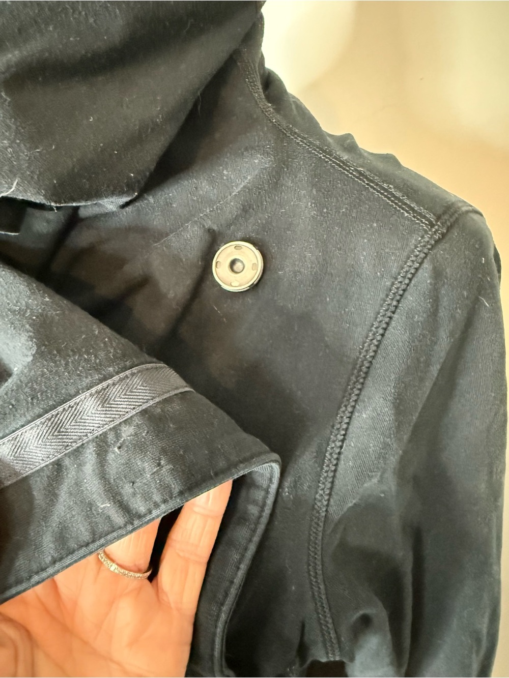 LULULEMON Black Method Wrap Asymmetrical Zip Up High Neck Pockets Size 10 *Flaw - Picture 13 of 14